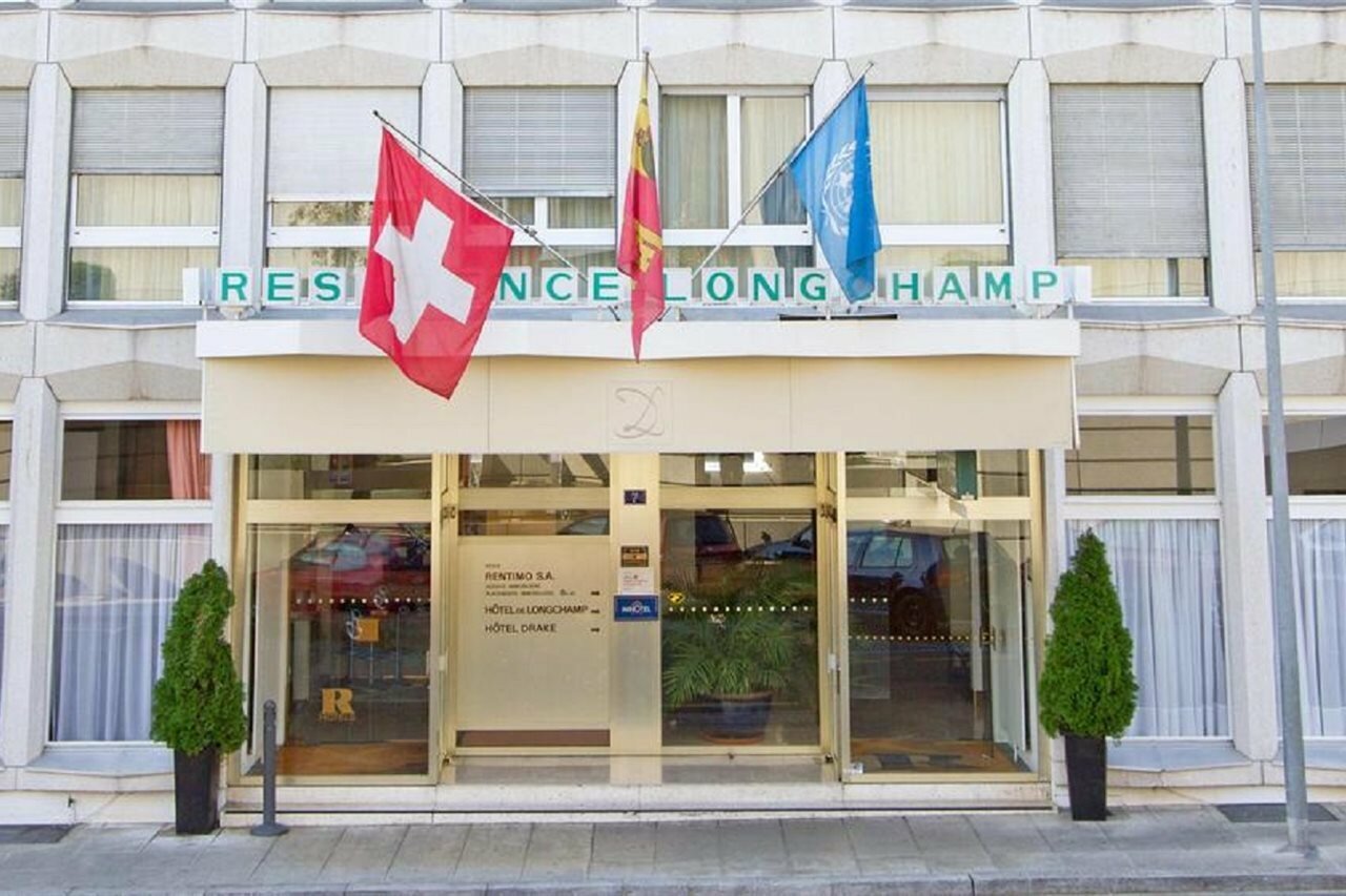 Фото Drake Longchamp