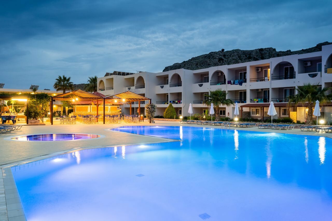 Фото отеля 1