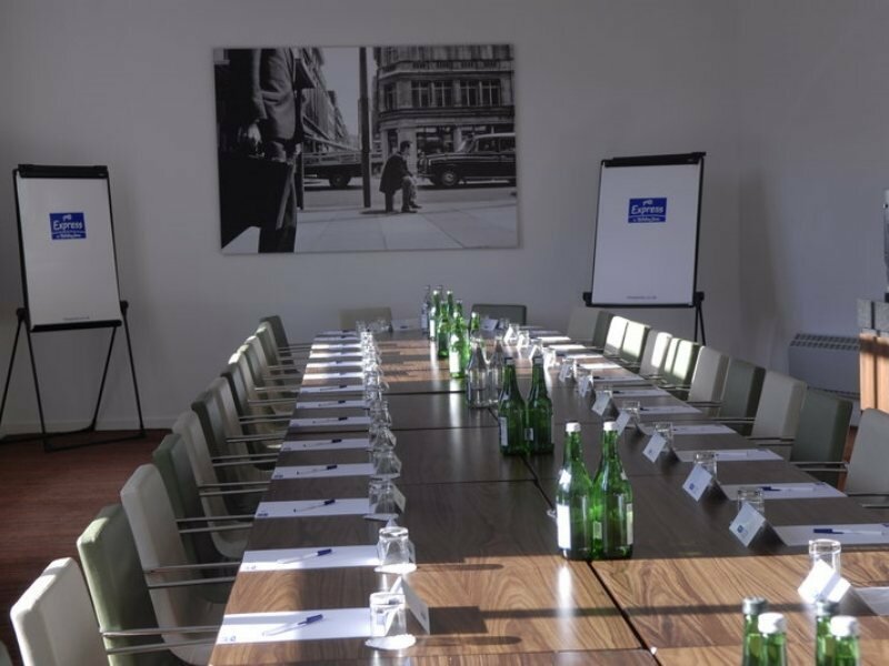 Фото Holiday Inn Express London City, an Ihg Hotel