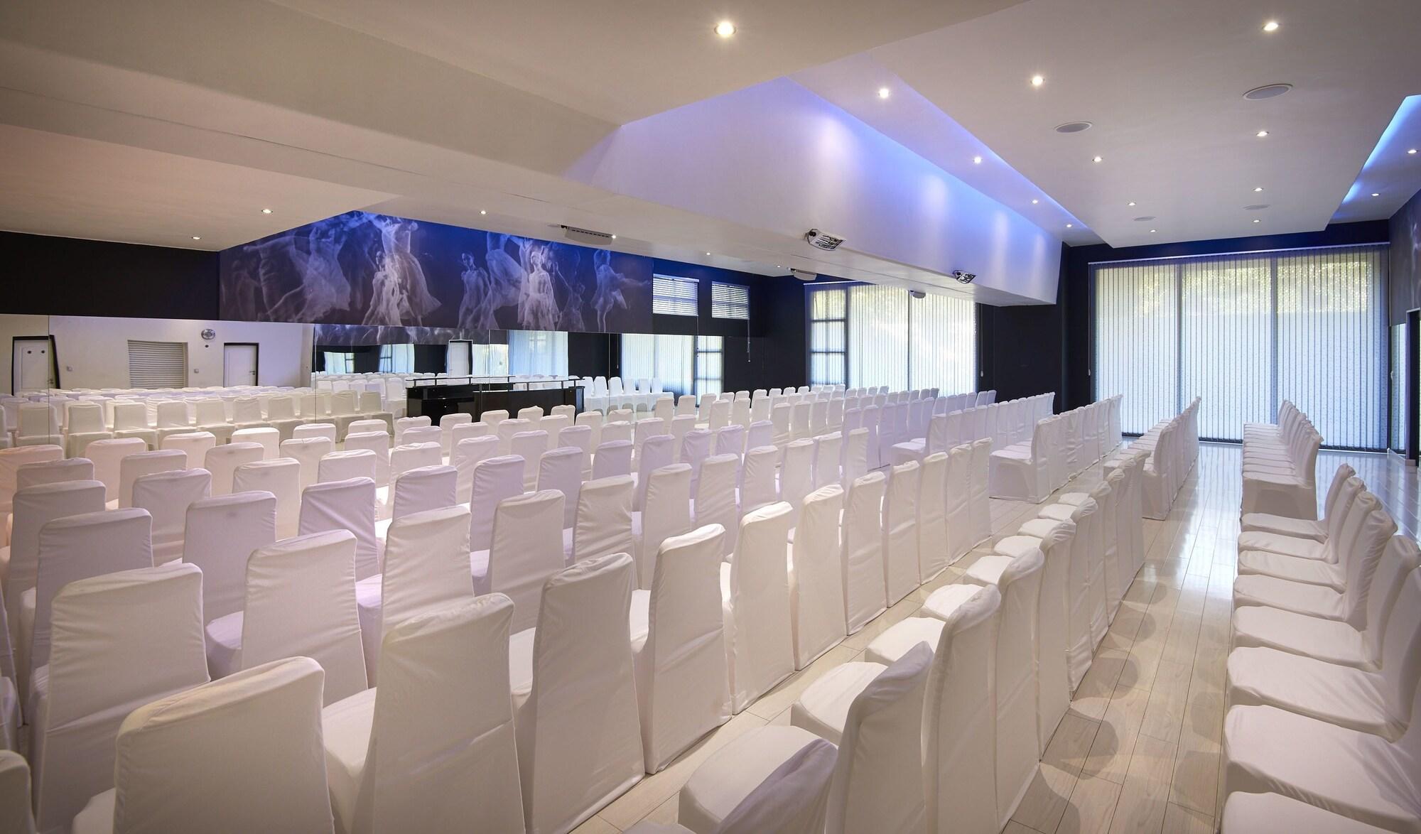 Фото Dynasty Forest Sandown Accommodation