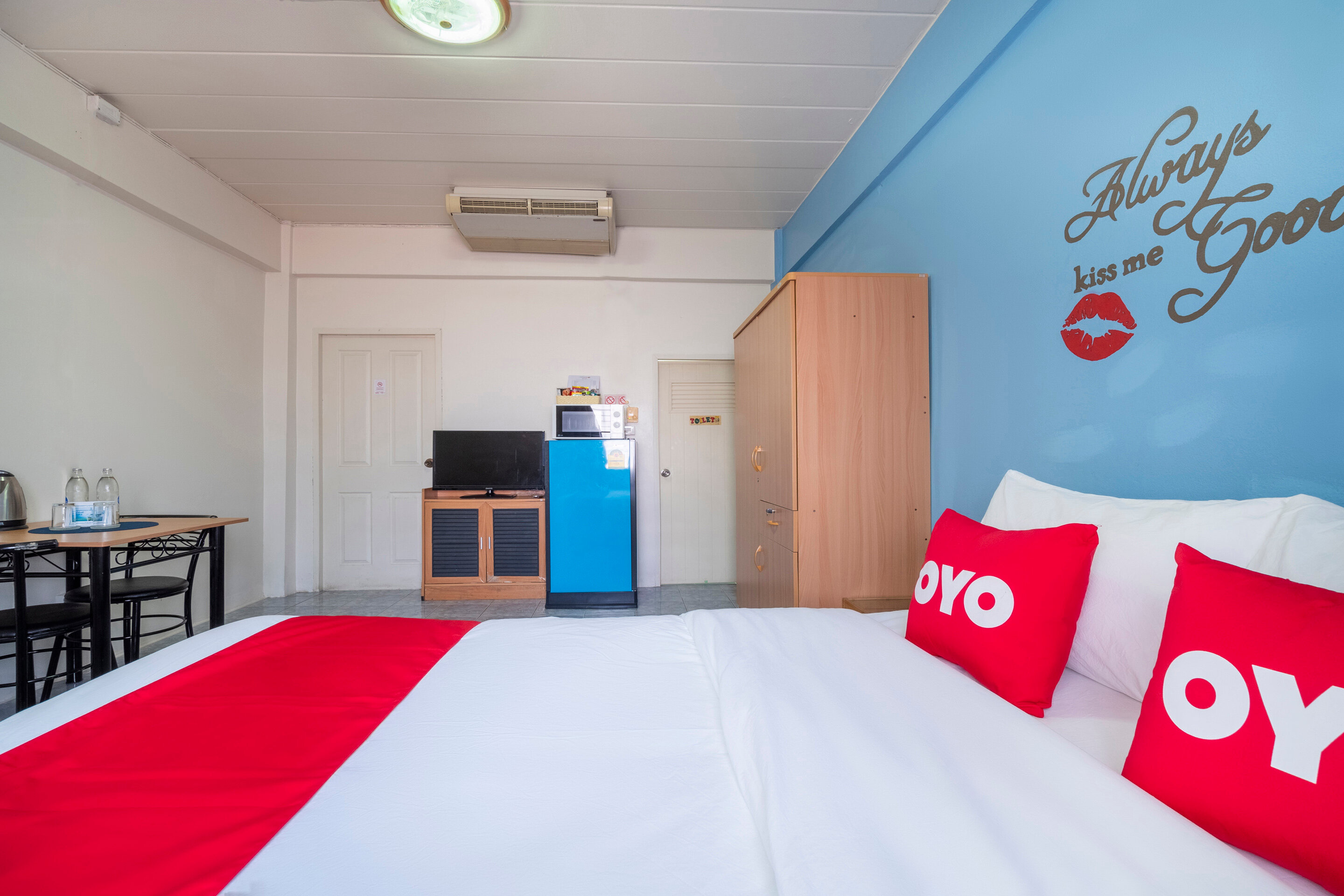 Фото Oyo 838 Aromdee Apartment