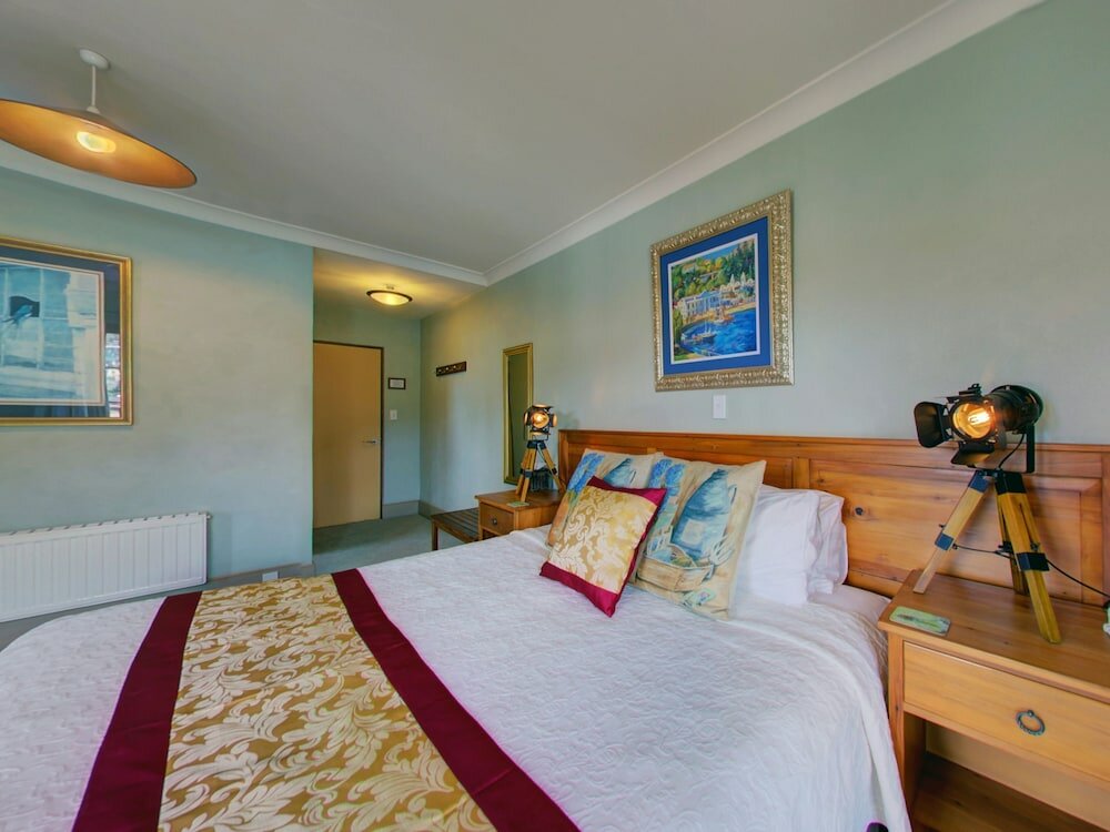 Фото Browns Boutique Hotel