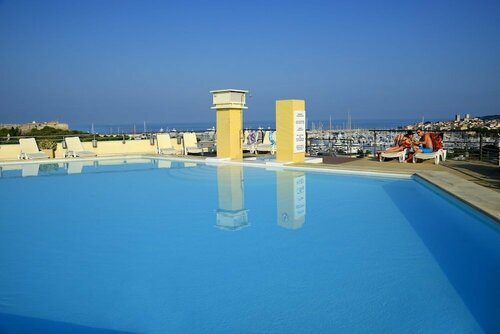 Гостиница Residéal Antibes в Антибе