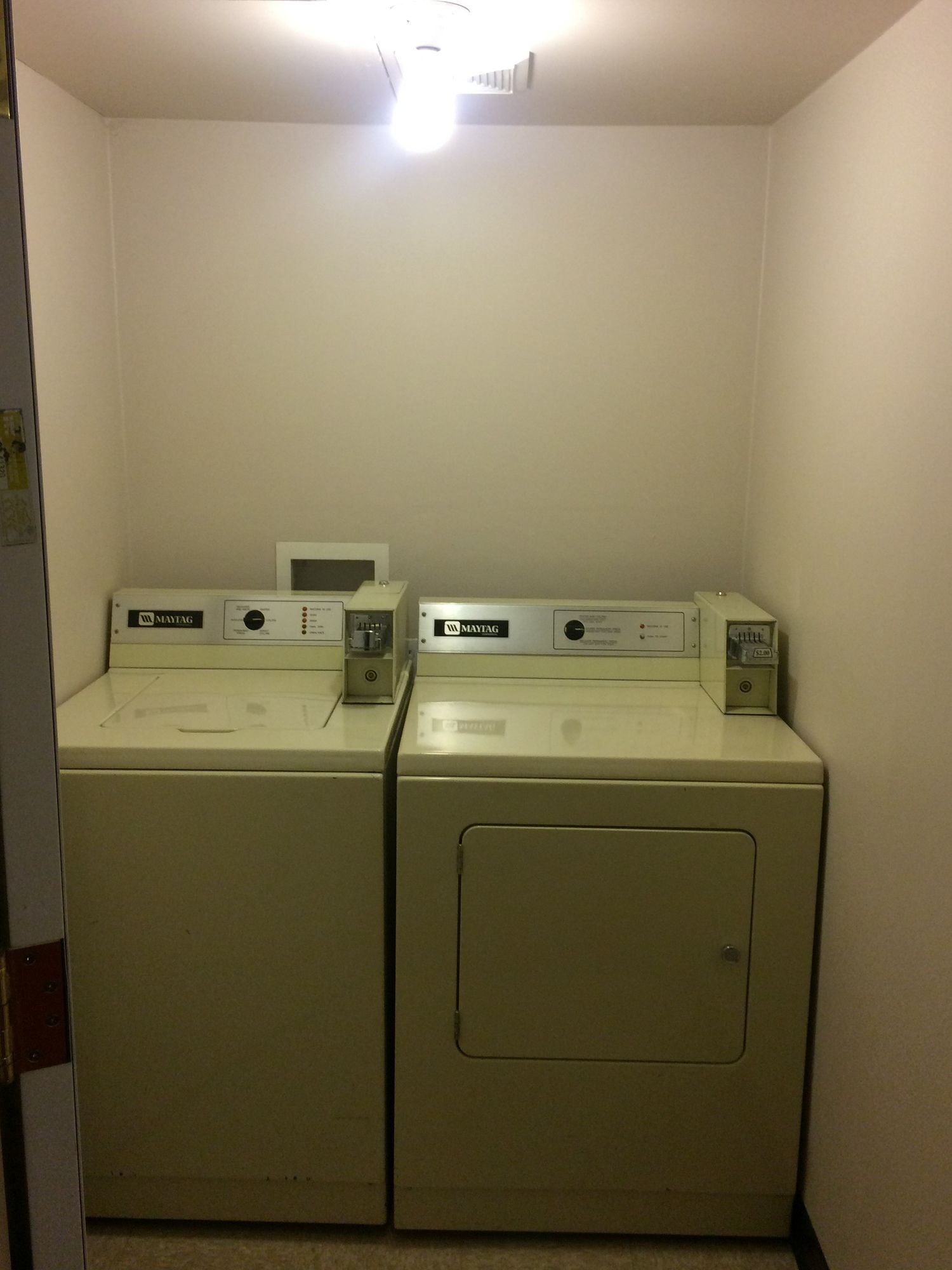 Фото Super 8 by Wyndham Lethbridge