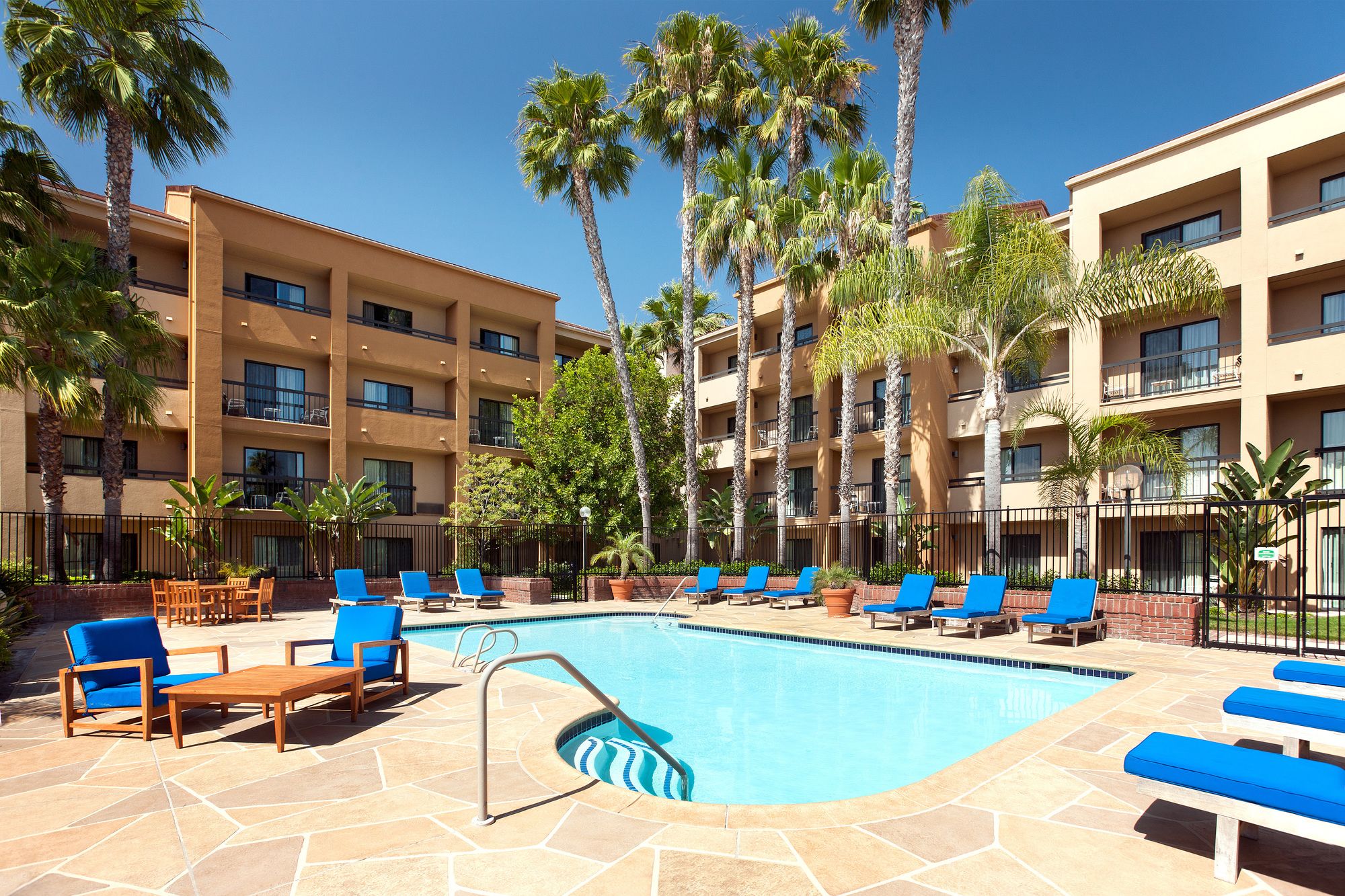 Фото Courtyard by Marriott Costa Mesa South Coast Metro