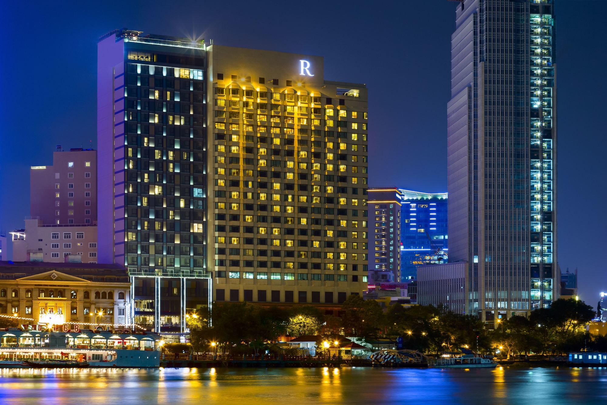Фото Renaissance Riverside Hotel Saigon