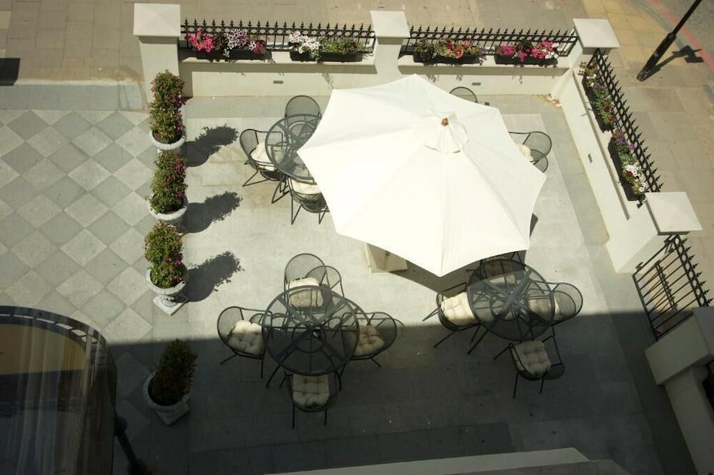 Фото The London Pembury Hotel