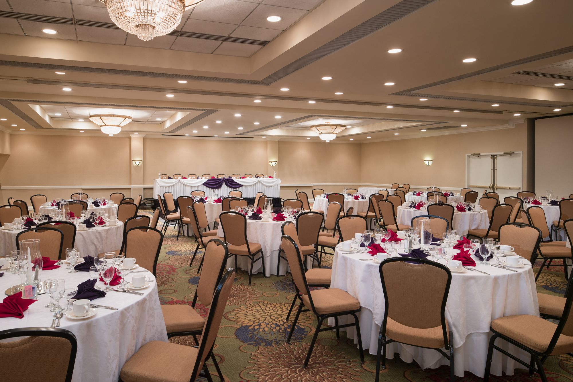 Фото Holiday Inn Washington-College Park, an Ihg Hotel