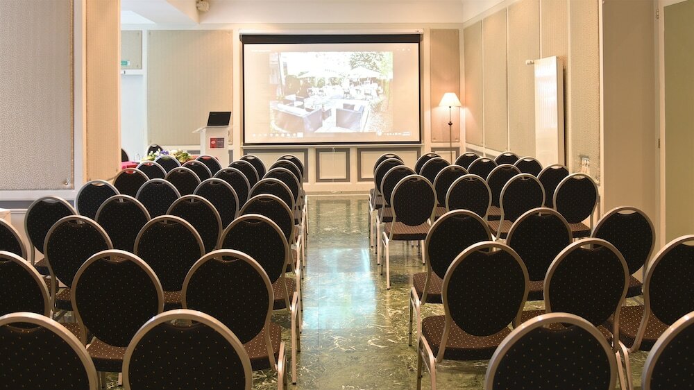 Фото Carlton Lausanne Boutique Hotel