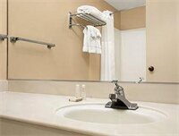 Фото Holiday Inn Express & Suites Camarillo, an Ihg Hotel