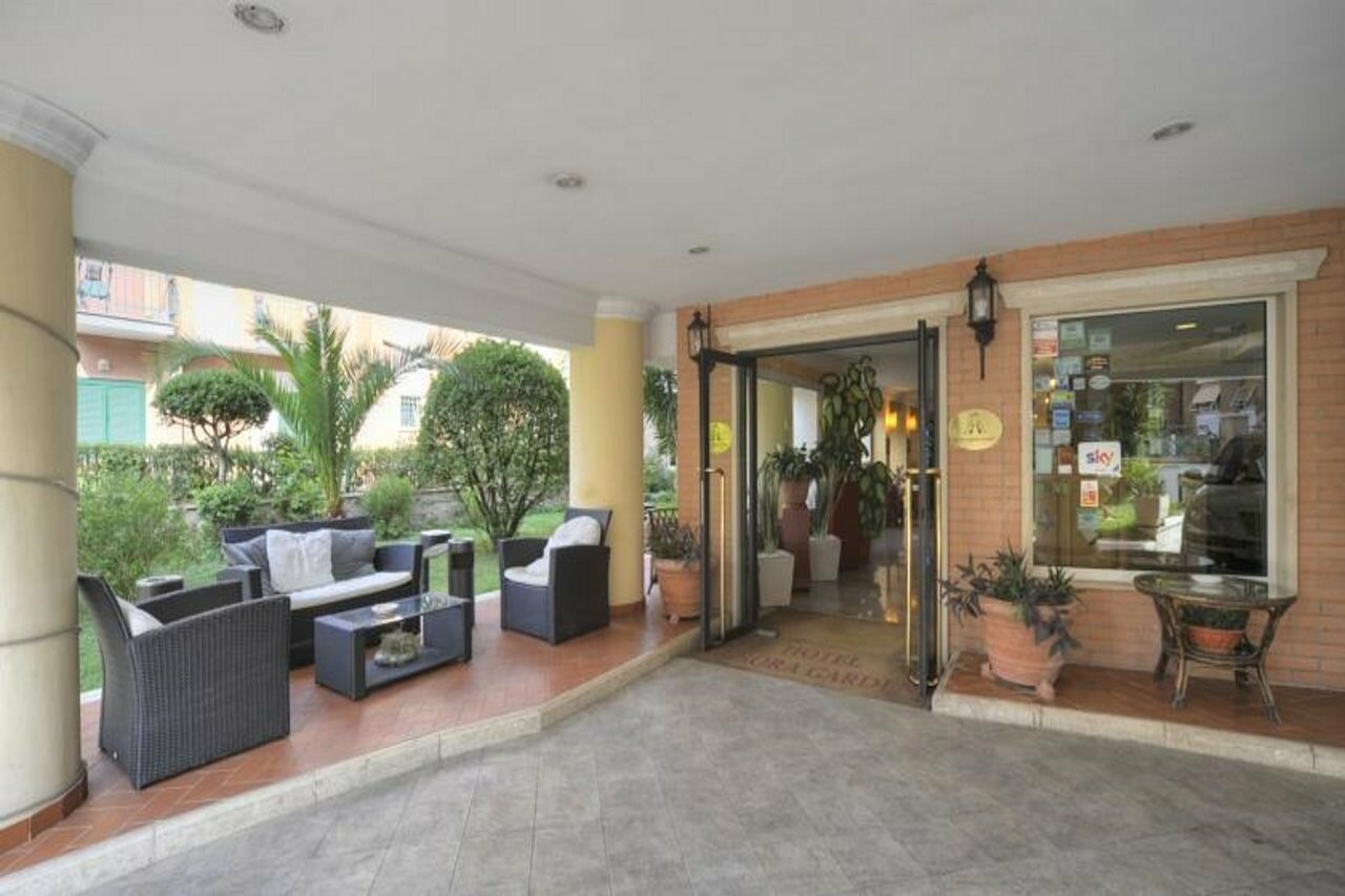 Фото Aurora Garden Hotel