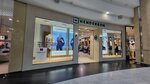 Henderson (9 Maya Street, 77) ، متجر ملابس