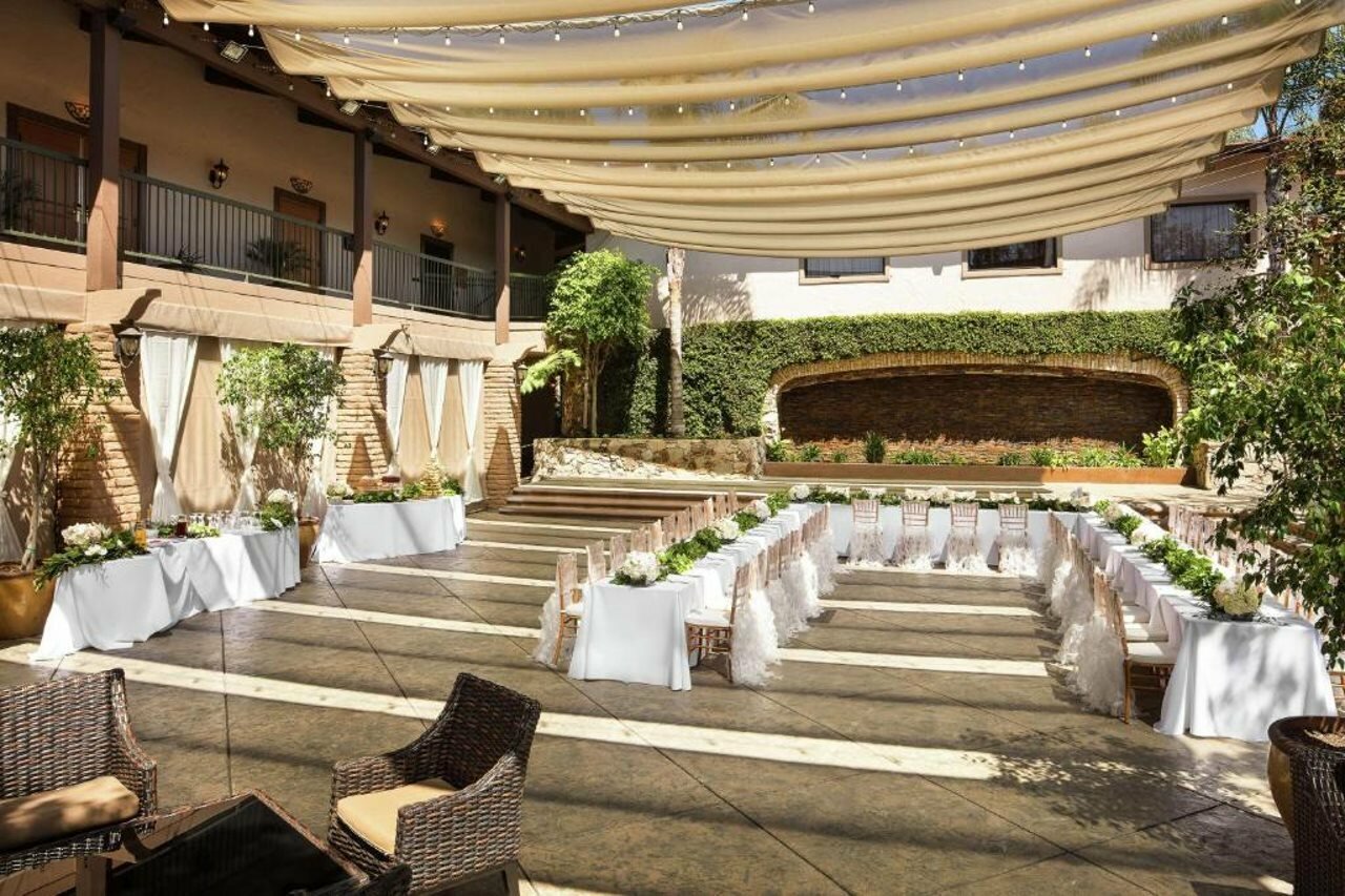 Фото DoubleTree by Hilton Claremont