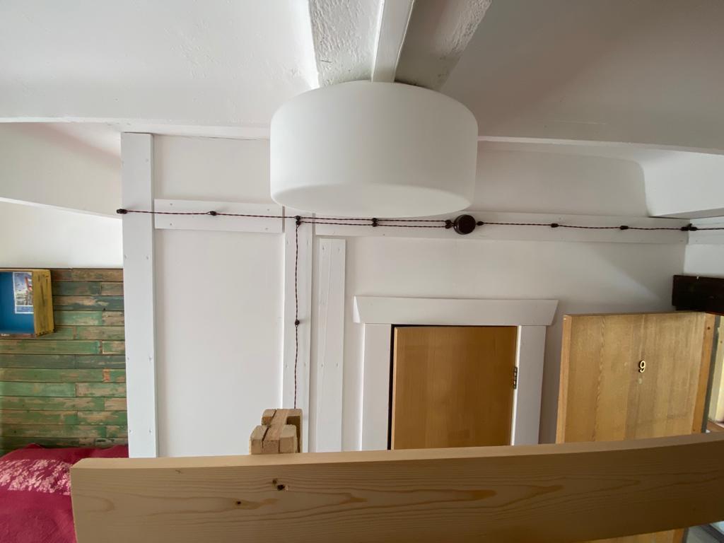 Фото Каморка с Лежанкой у окна