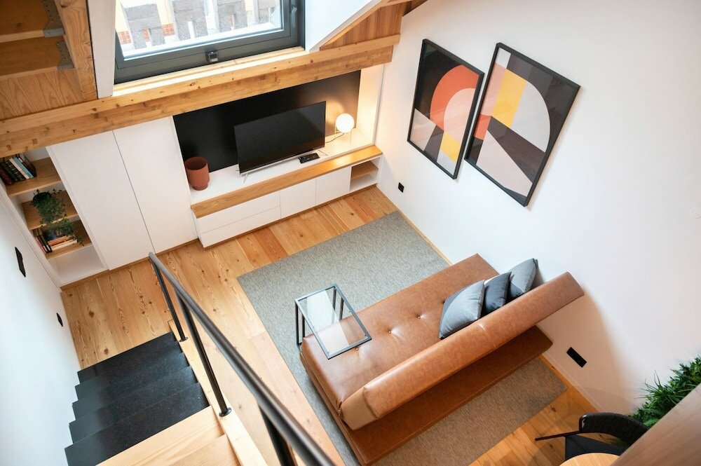 Фото Elegant Downtown Apartment