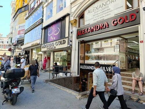 Alexandra Gold Fotoğraf 1