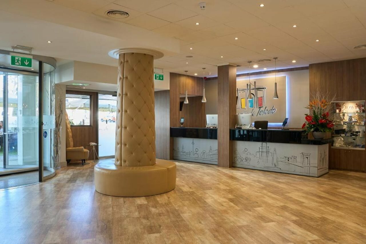 Фото Hotel Puerta de Toledo