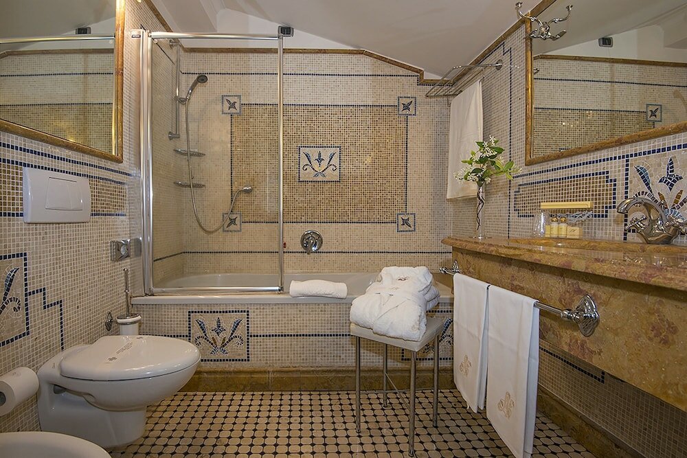 Фото 239423937680