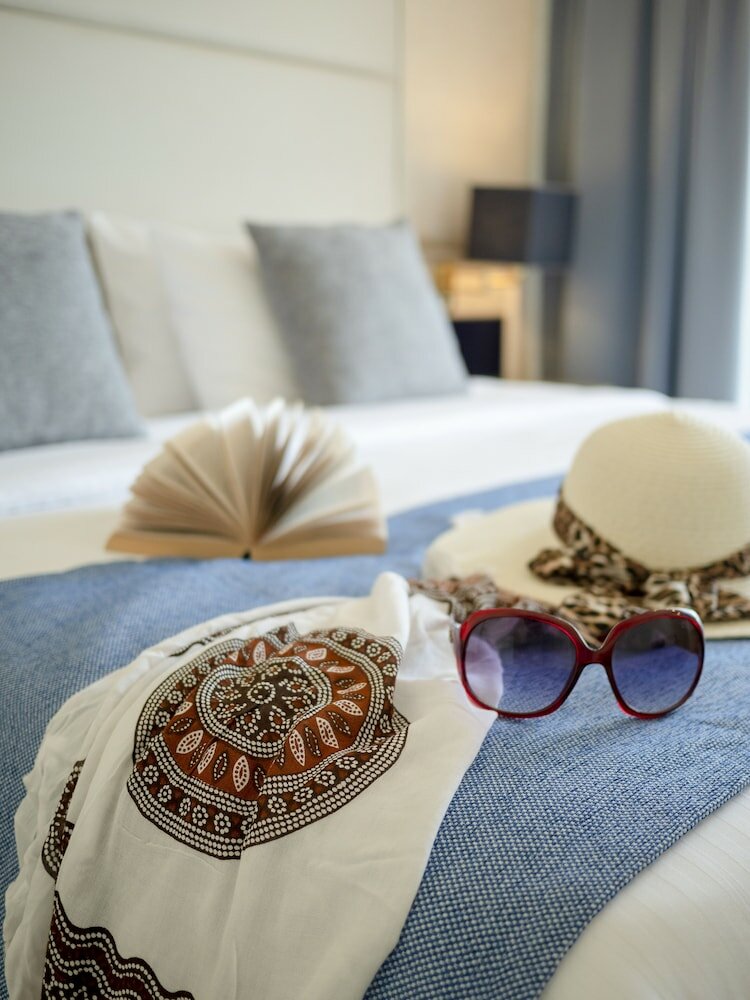 Фото Athineon Hotel