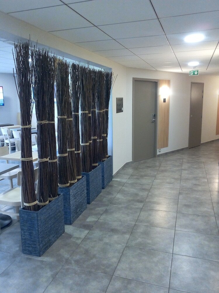 Фото B&b Hotel Clermont-Ferrand Nord Riom