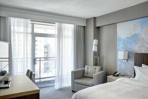 Гостиница Courtyard by Marriott Toronto Downtown