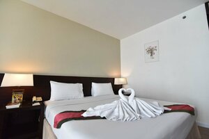 Гостиница Golden Crown Grand Hotel