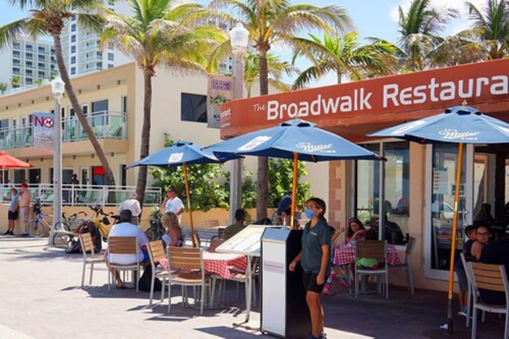 Фото The Diane Oceanfront Suites