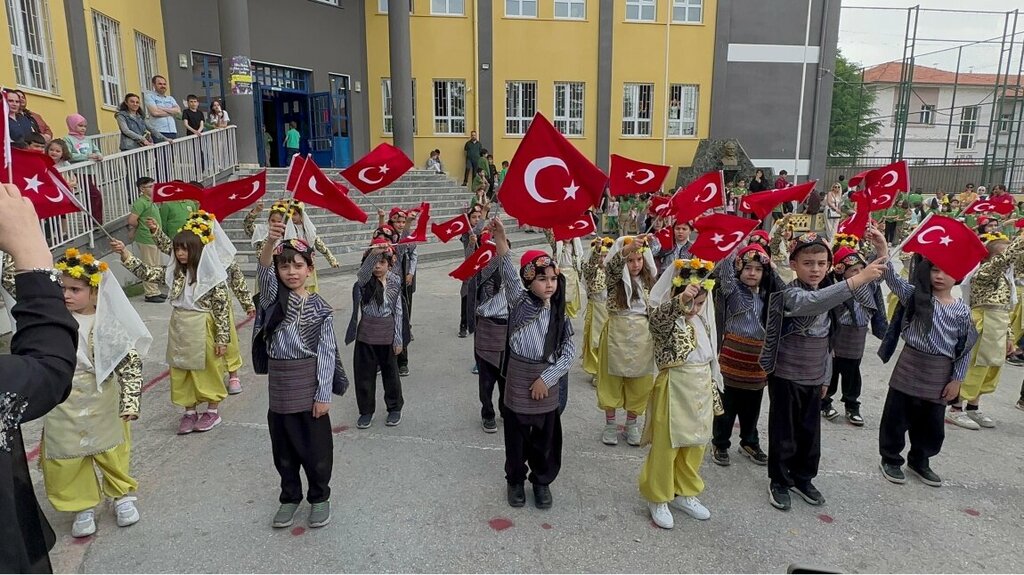 School Ulku Middle School, Isparta, photo