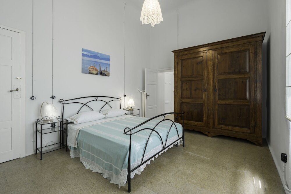 Фото The Gargoyles