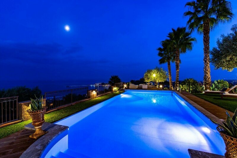 Гостиница Giardini-naxos Beautiful Villa With Pool