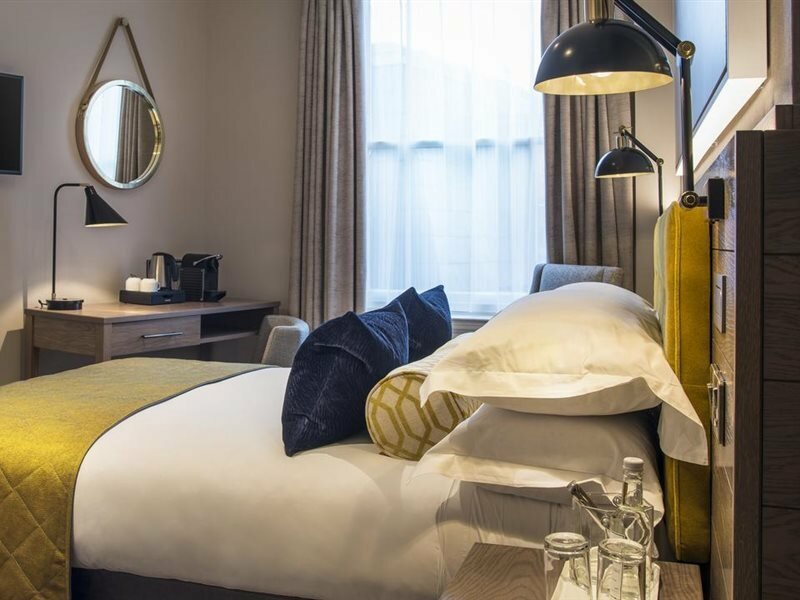 Фото Sloane Place