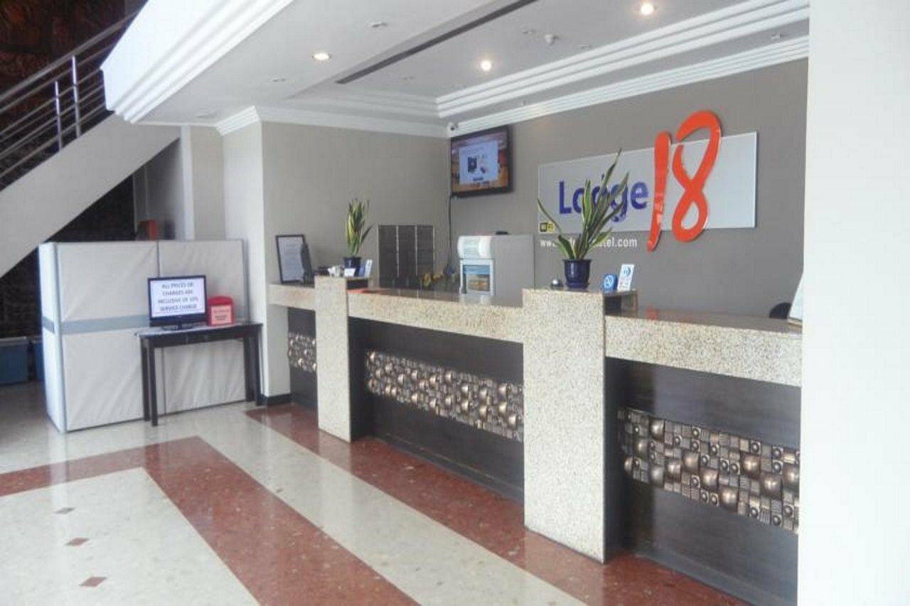Фото Lodge 18 Hotel