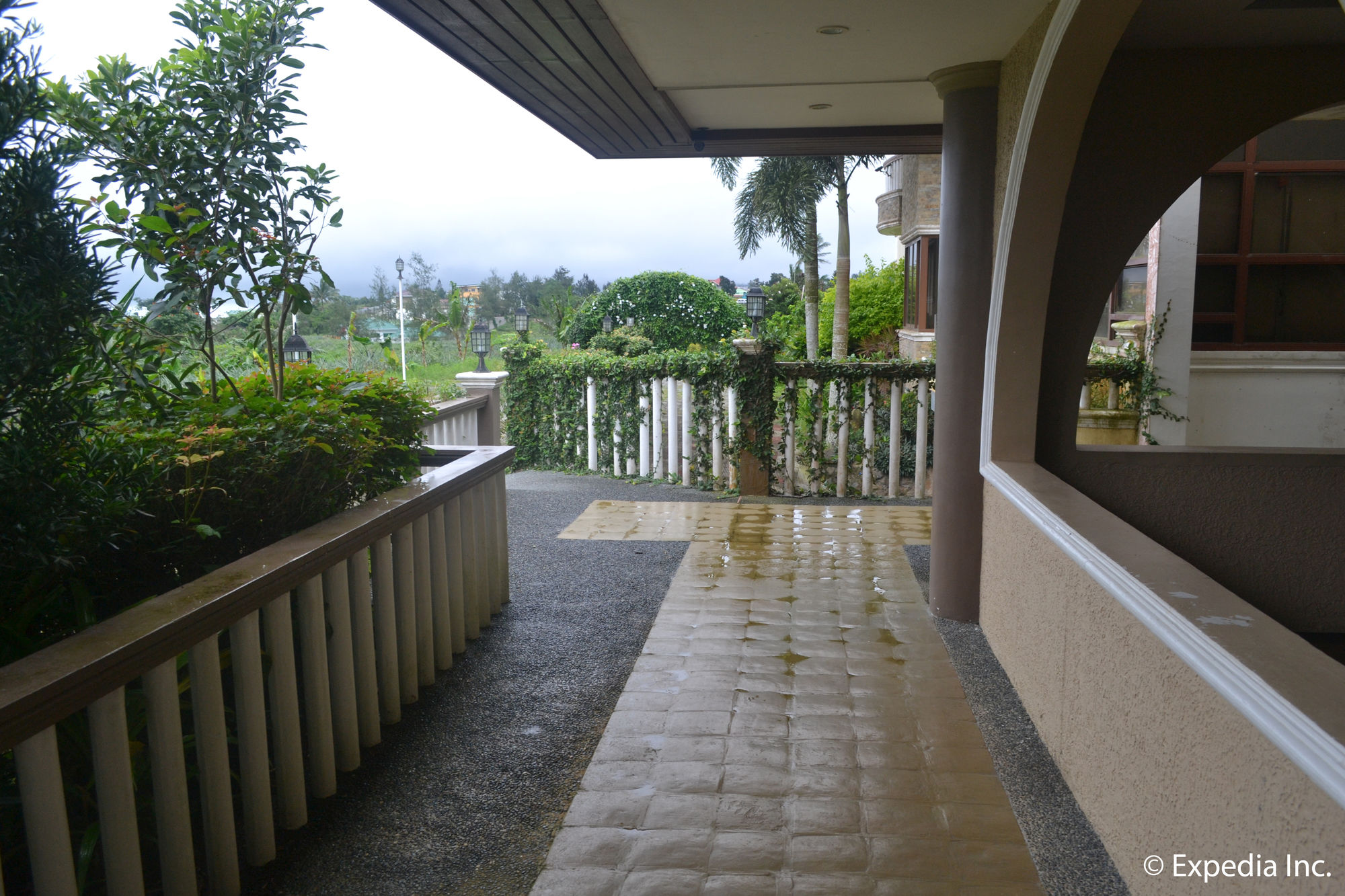 Фото The Q Hotel & Restaurant