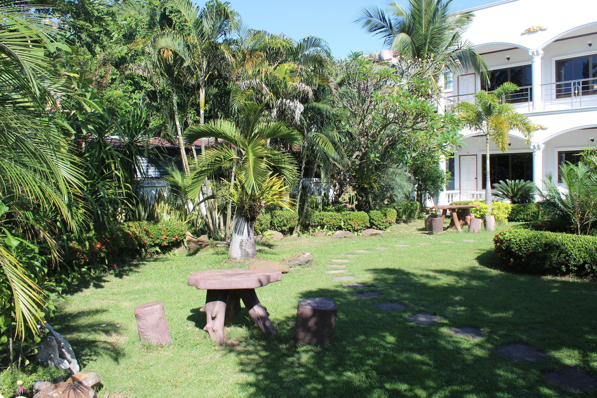 Фото White Elephant Resort