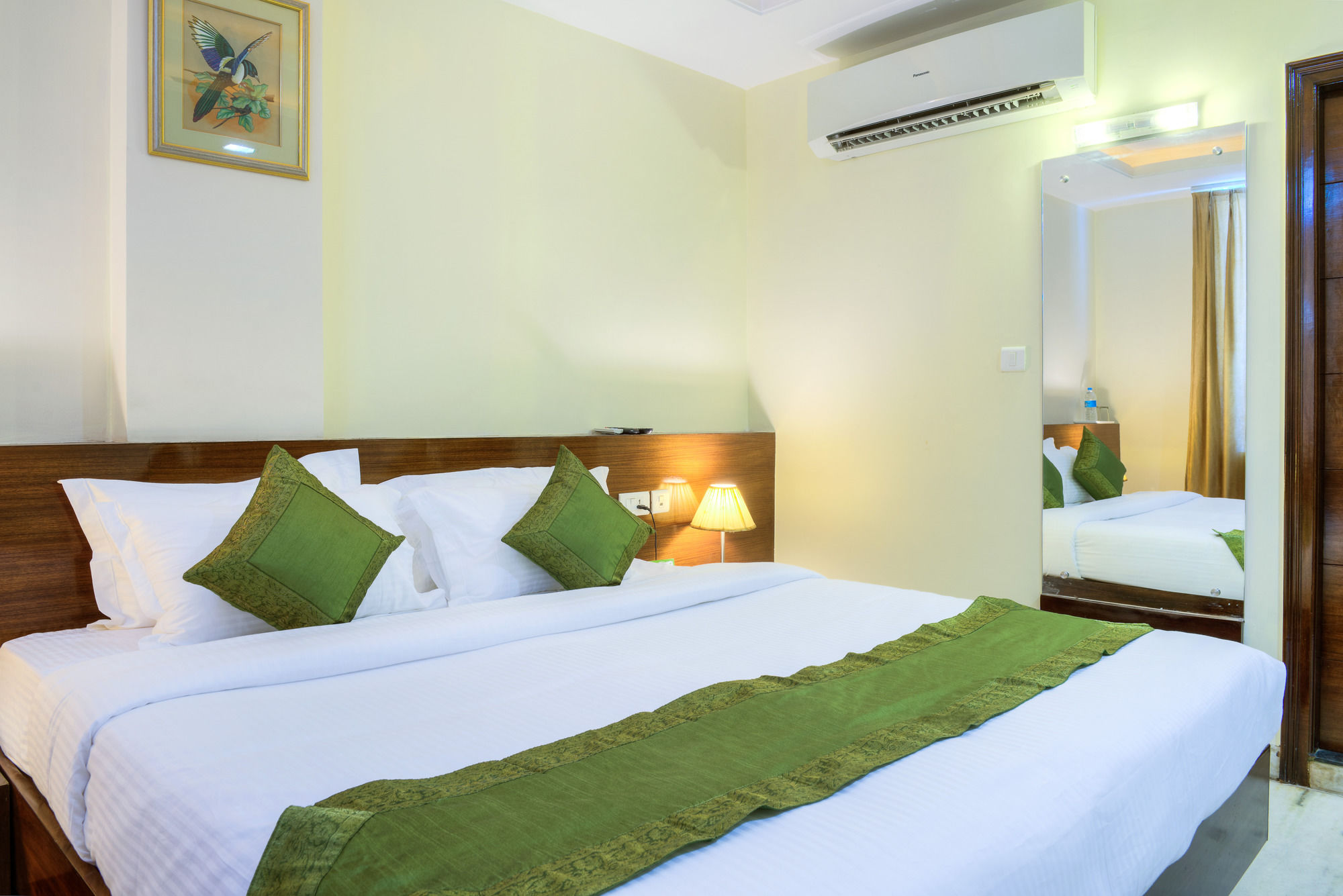 Фото Hotel Corporate Inn