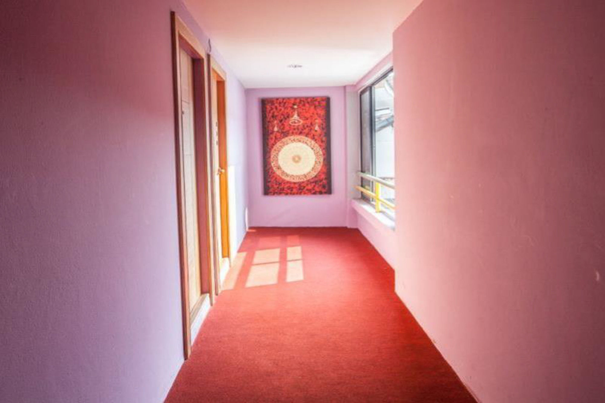 Фото Home Place Hotel