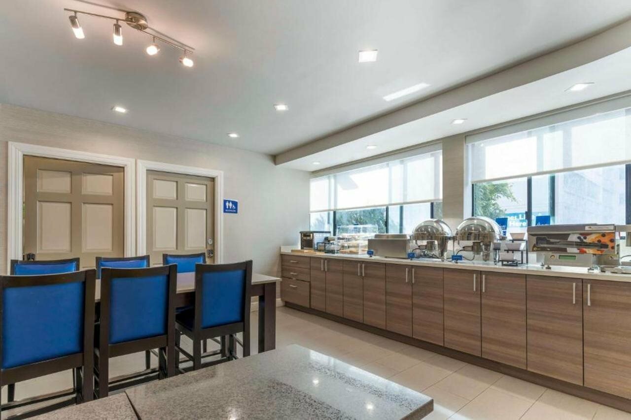 Фото Best Western Red Coach Inn