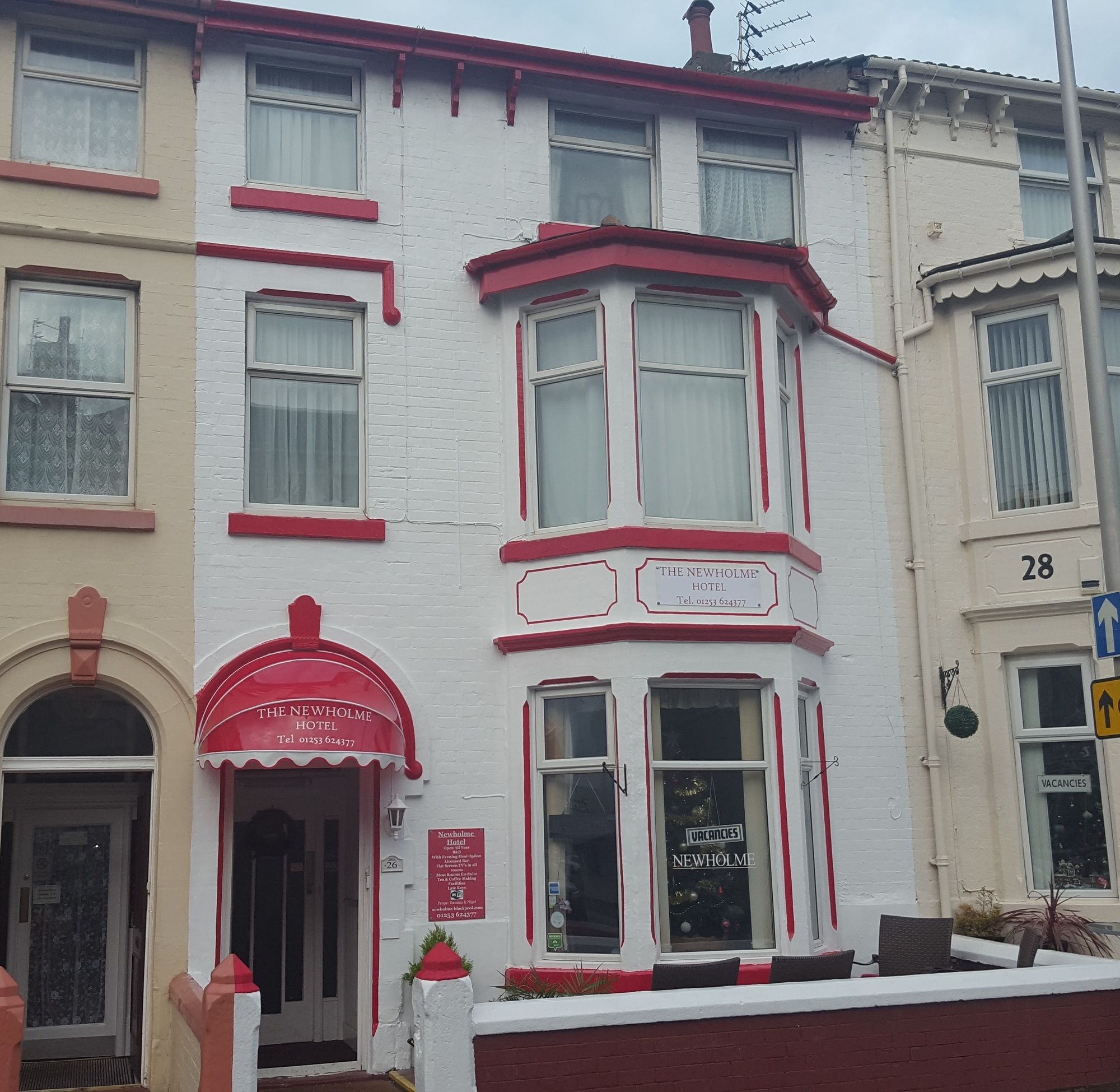Фото Newholme Hotel