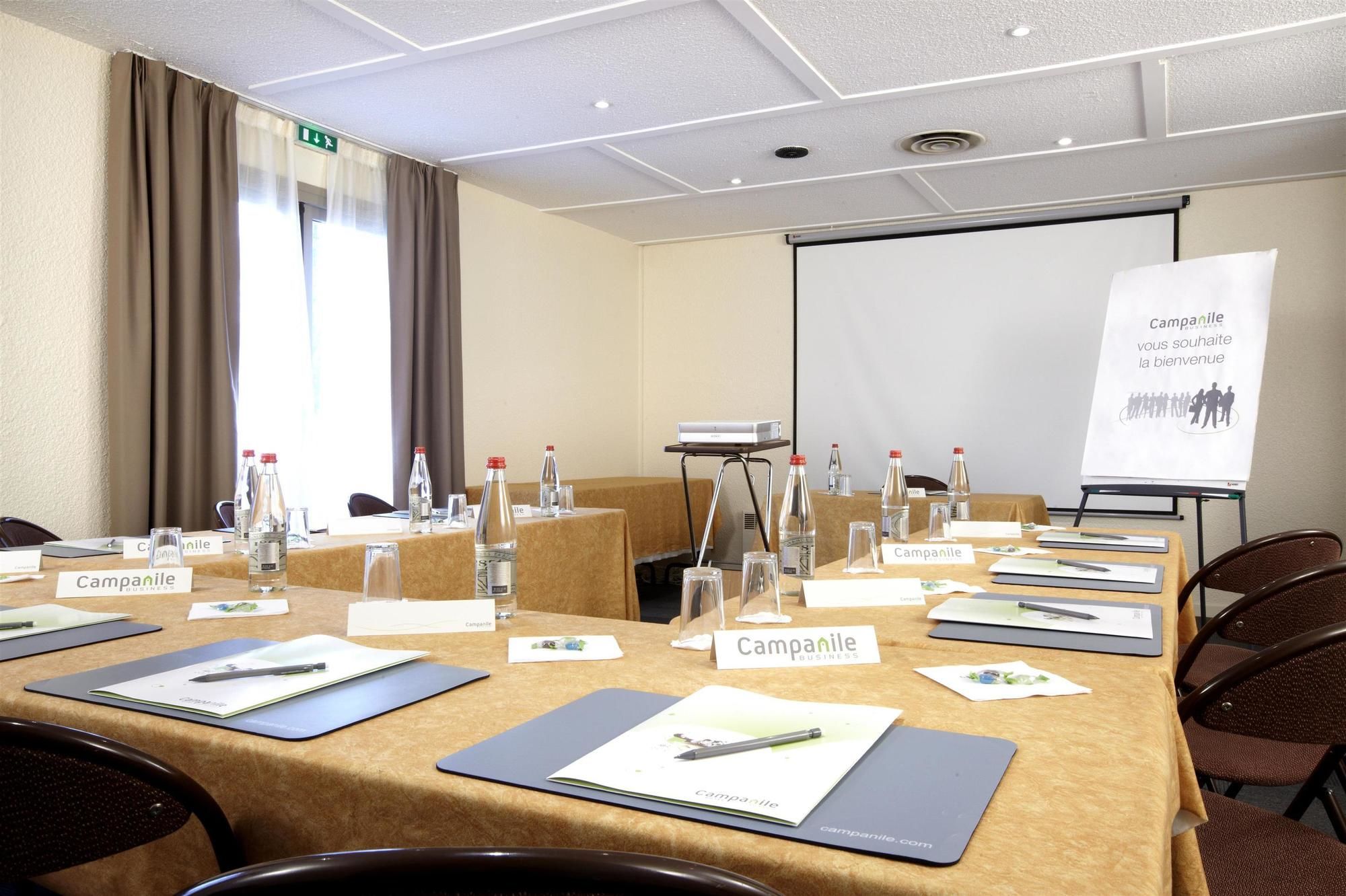 Фото Hotel Campanile Pau