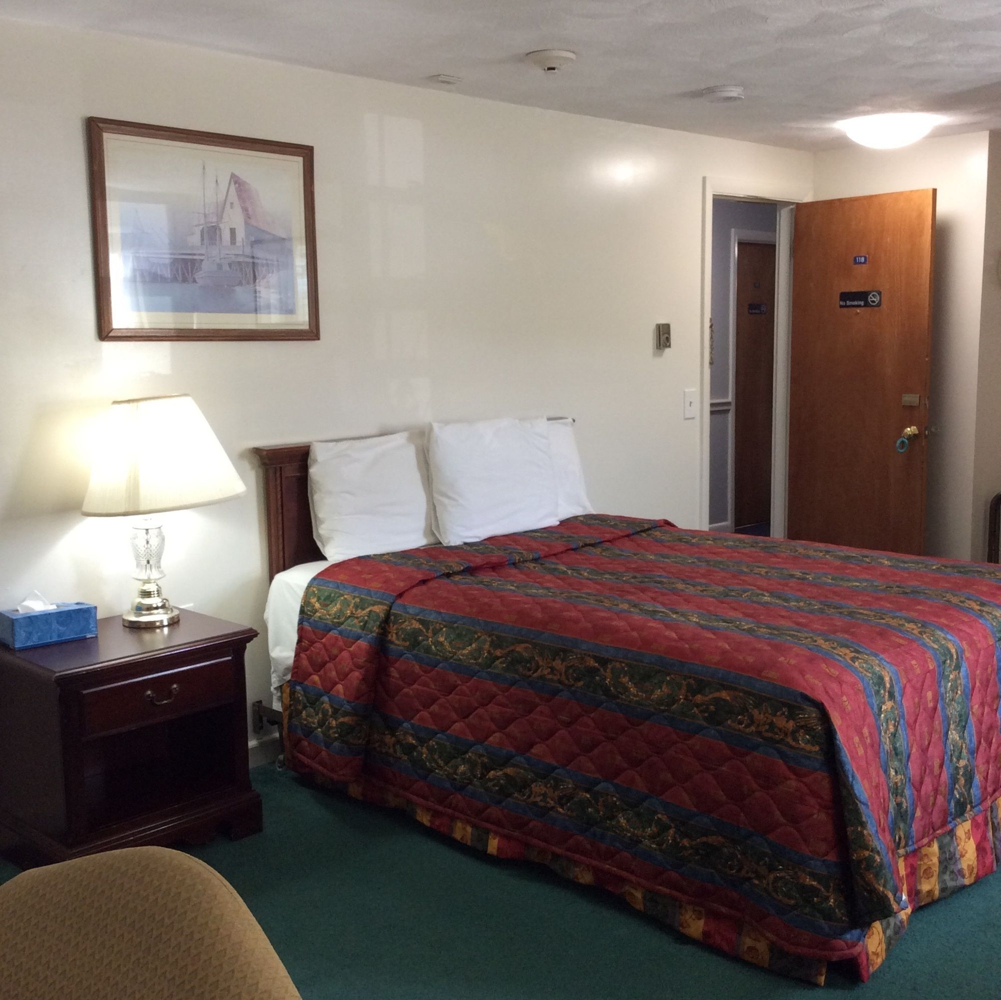 Фото Wickford Motor Inn