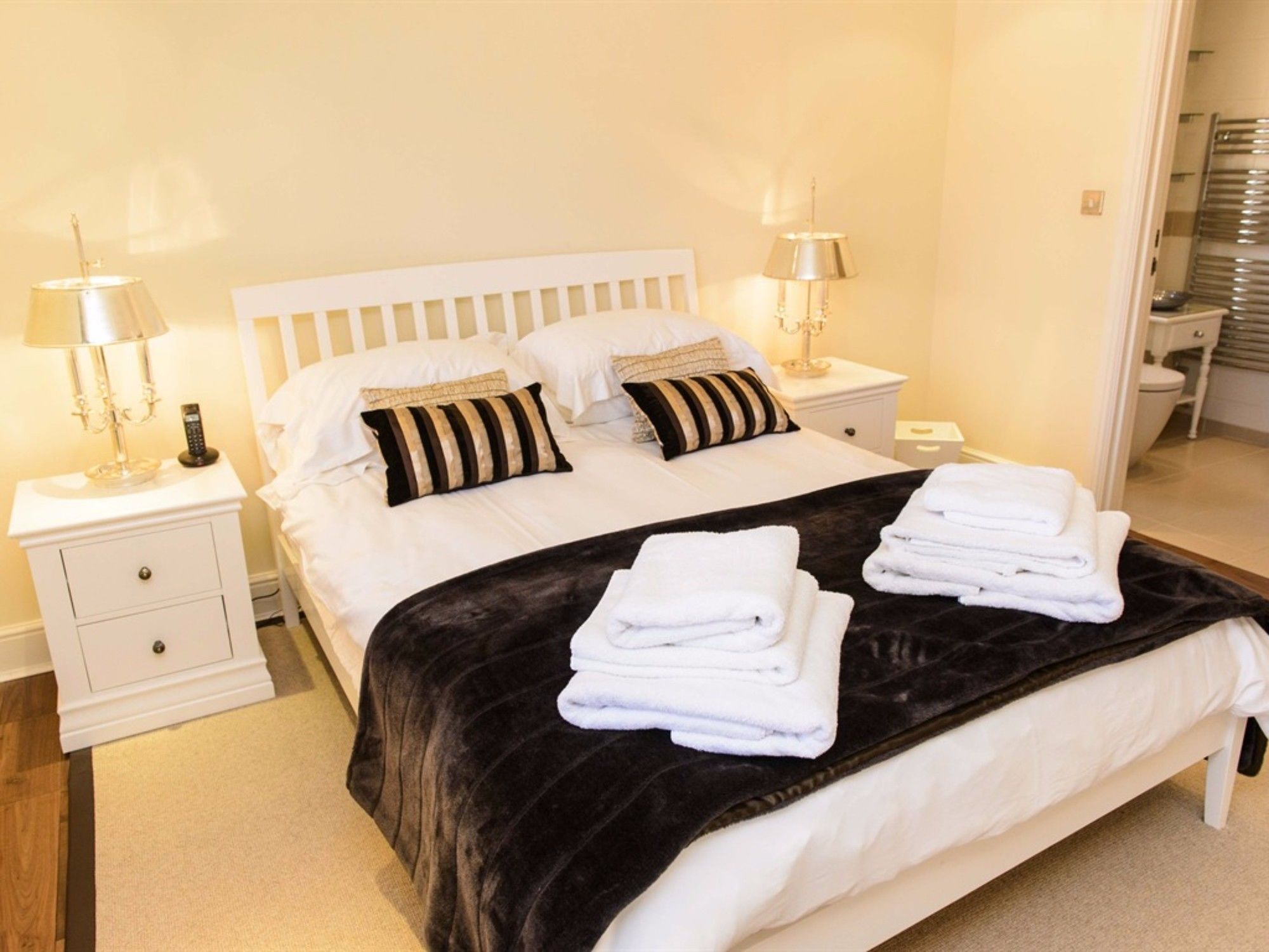 Фото The Copper Horse Cottages