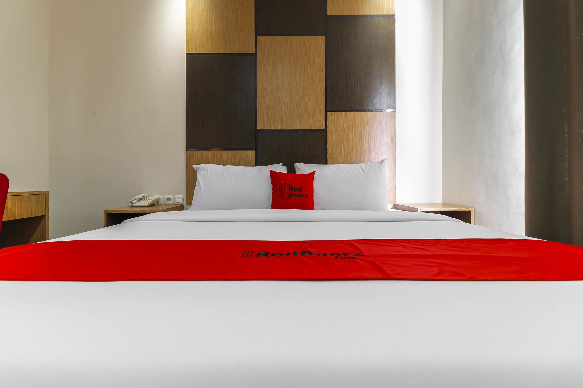Фото RedDoorz Plus near Pantai Losari