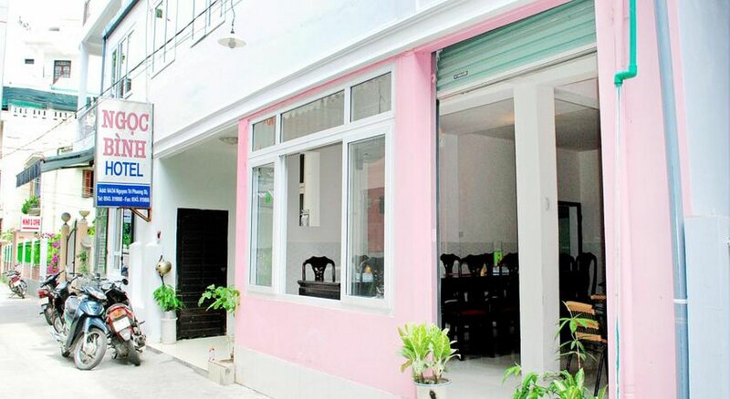Гостиница Ngoc Binh Hotel в Хюэ