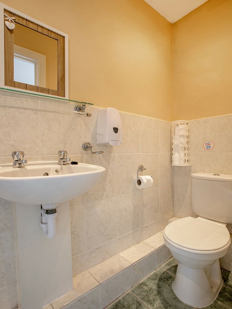 Фото Flexistay Ambers Gatwick Aparthotel