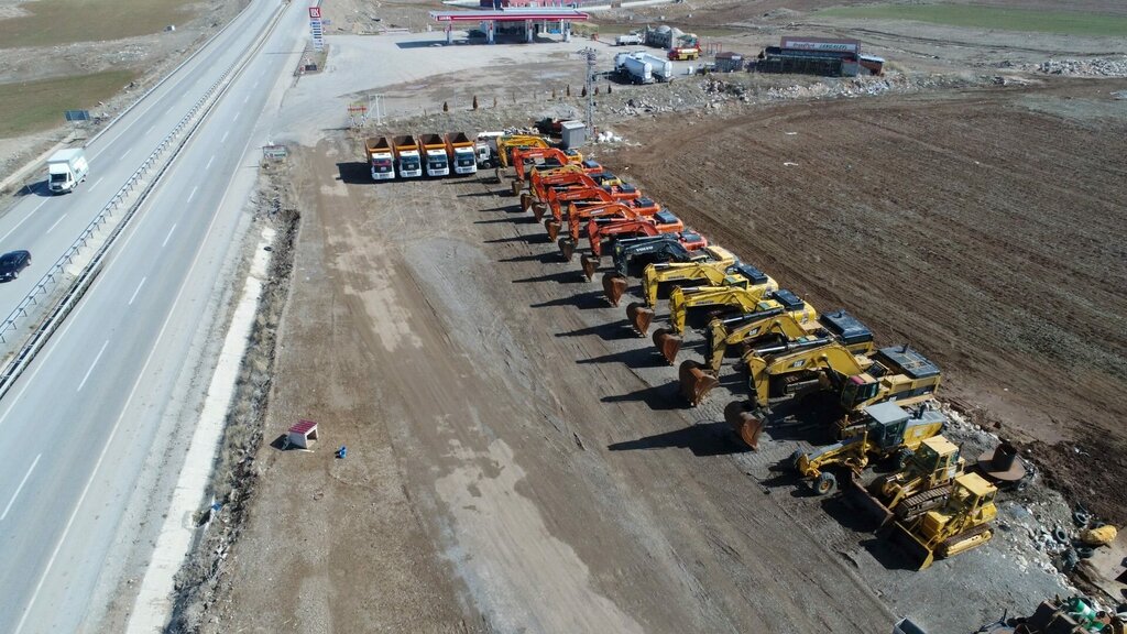 Construction equipment and machinery Genc Sari Insaat, Ankara, photo