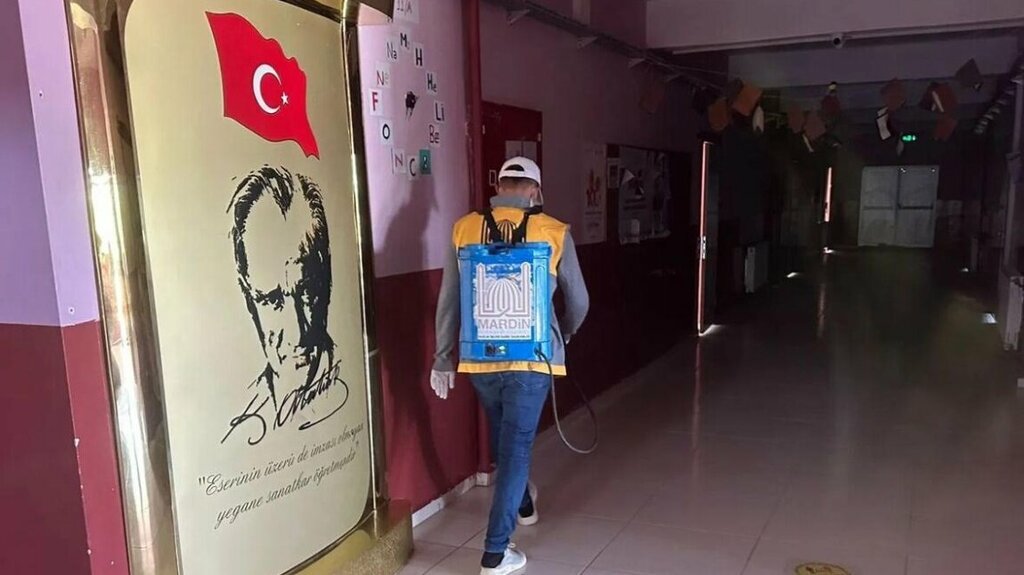 School Dikmen Middle School, Kiziltepe, photo