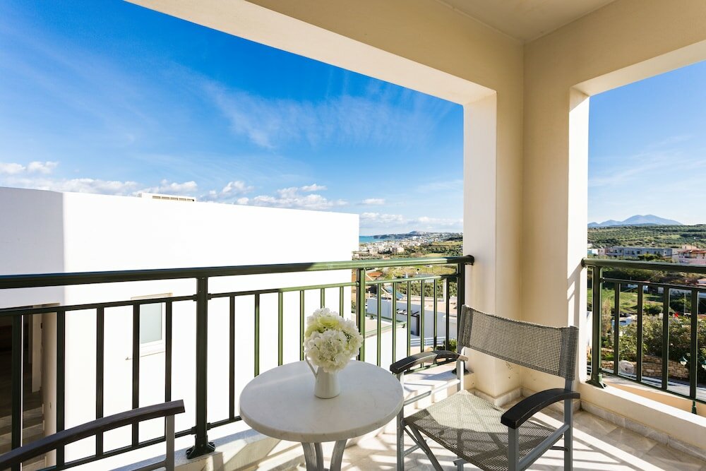 Фото Radamanthy's Hotel Apartments