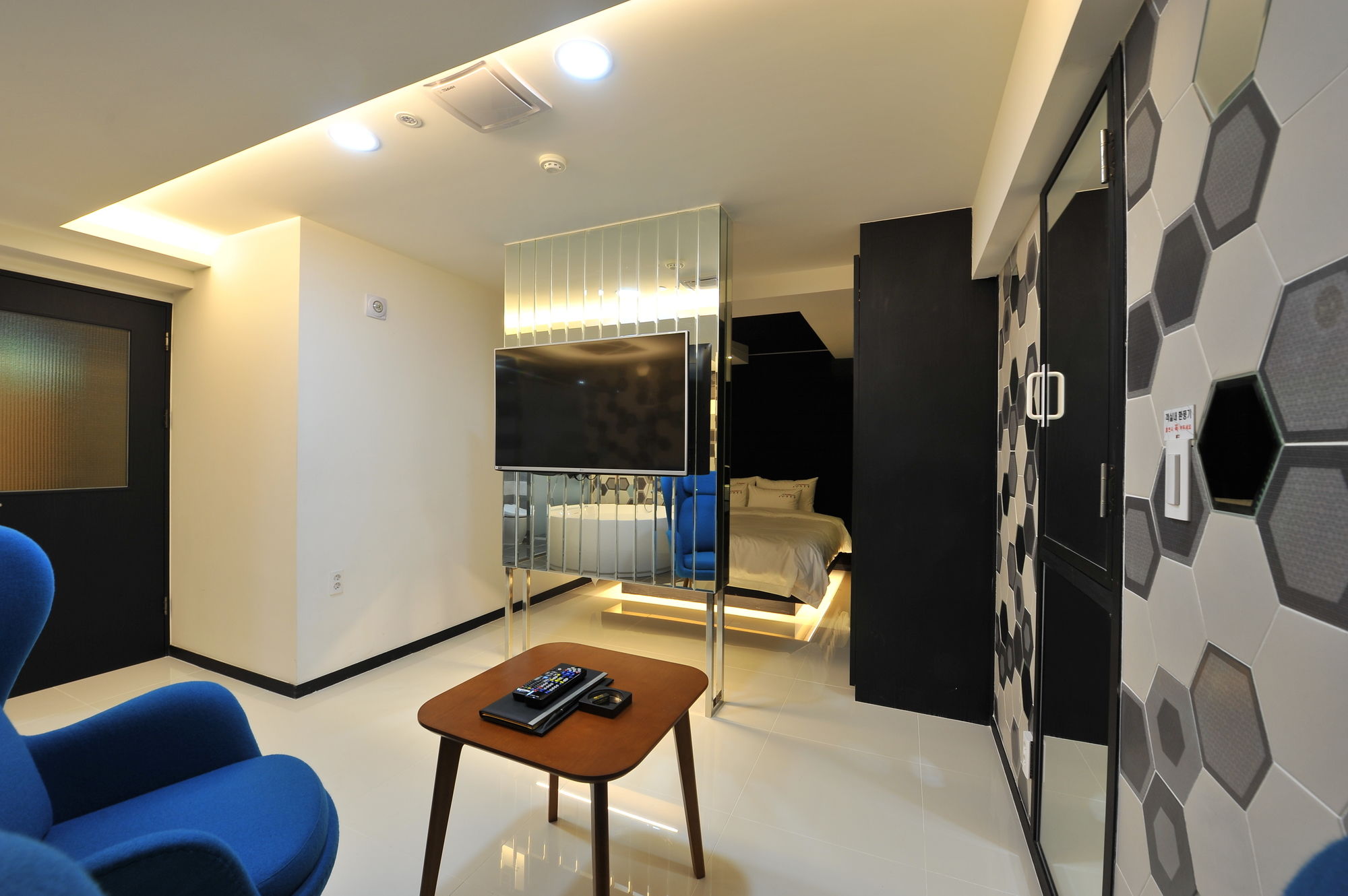 Фото Ytt Hotel Nampo