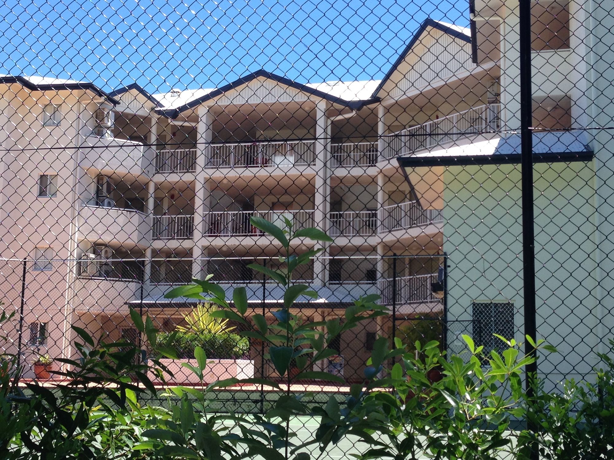 Фото Golden Sands Beachfront Apartment Resort