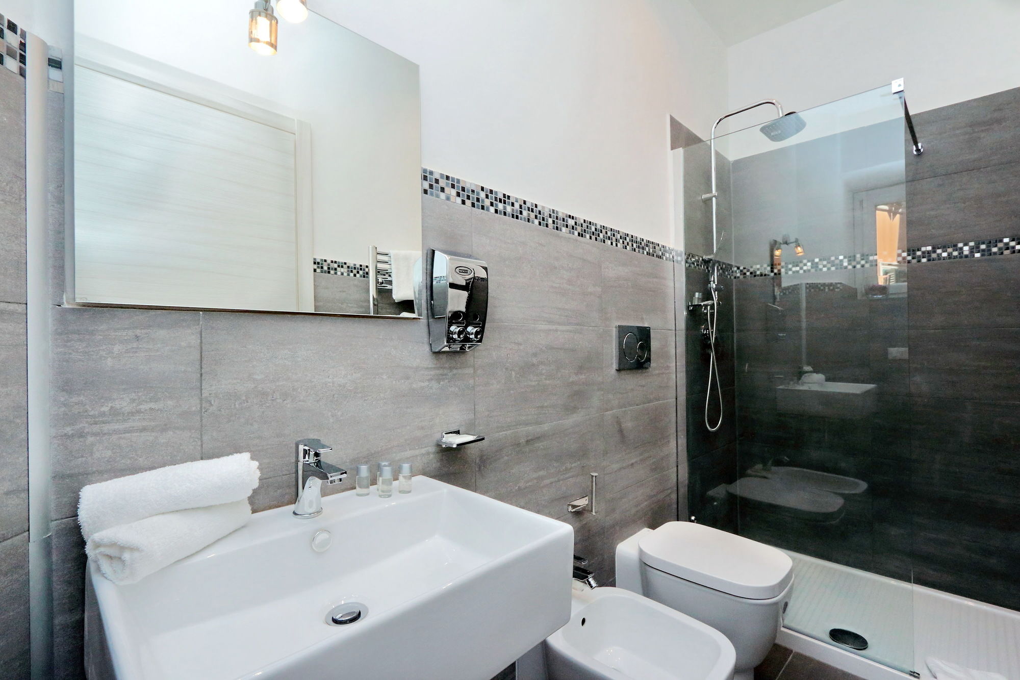 Фото St Peter Vatican Rooms